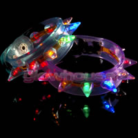 Flashing Stud Bracelet